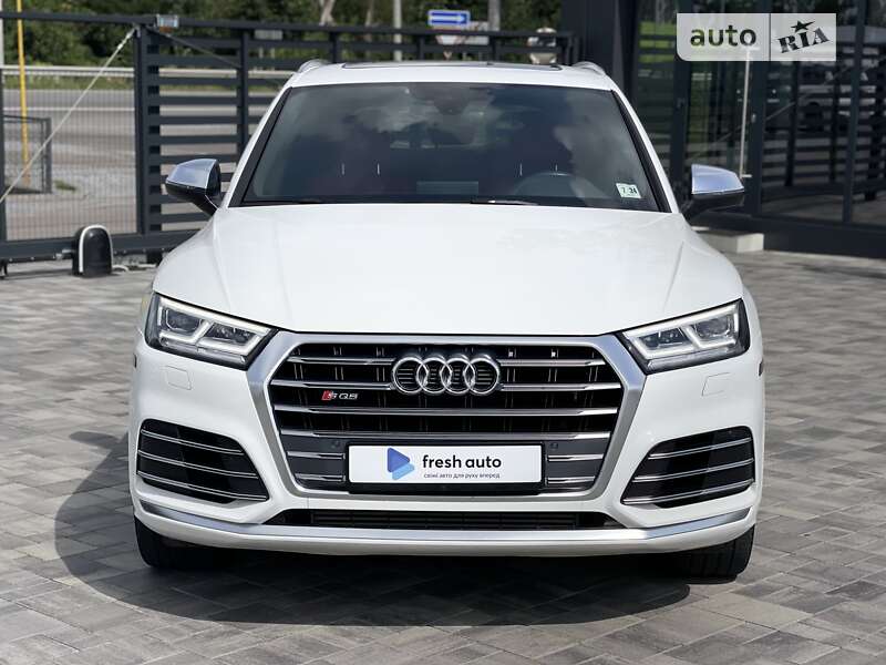Внедорожник / Кроссовер Audi SQ5 2019 в Ровно