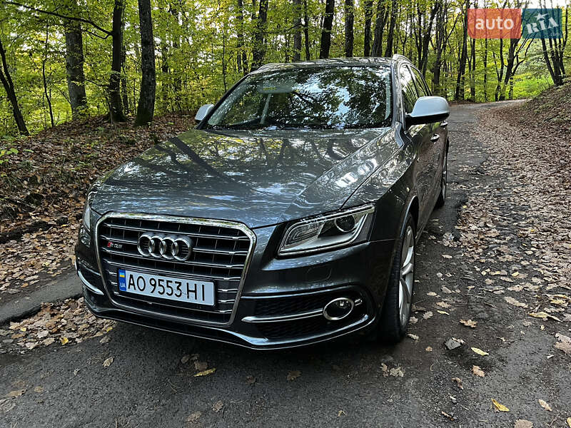 Внедорожник / Кроссовер Audi SQ5 2015 в Мукачево