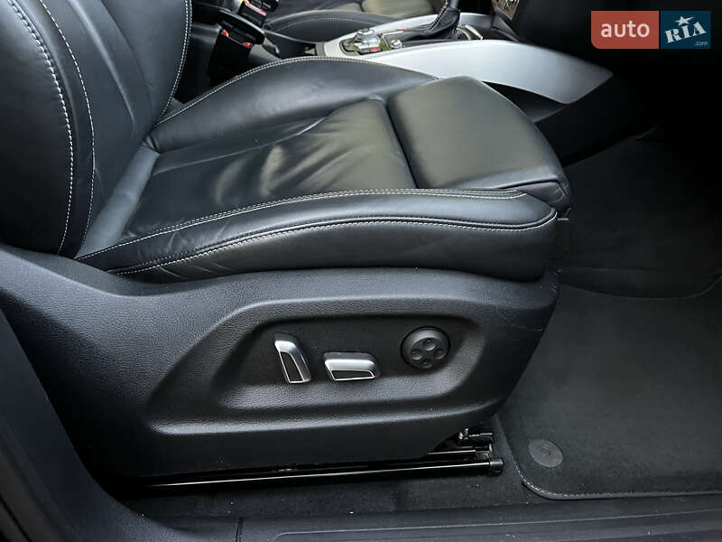Внедорожник / Кроссовер Audi SQ5 2015 в Мукачево