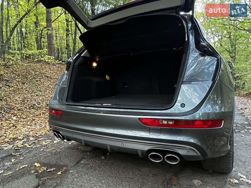 Внедорожник / Кроссовер Audi SQ5 2015 в Мукачево