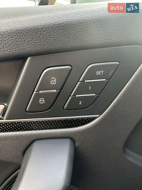 Внедорожник / Кроссовер Audi SQ5 2022 в Одессе