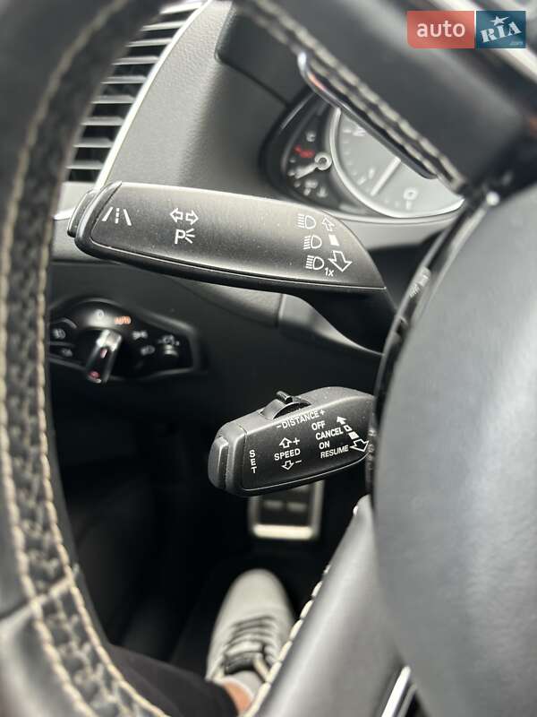 Позашляховик / Кросовер Audi SQ5 2015 в Вінниці