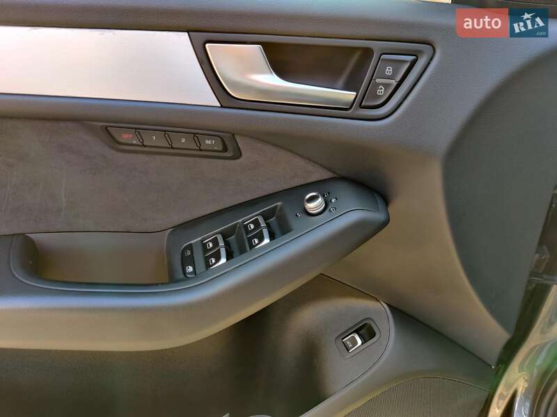 Позашляховик / Кросовер Audi SQ5 2015 в Києві