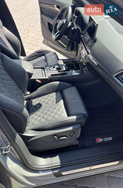 Внедорожник / Кроссовер Audi SQ5 2021 в 