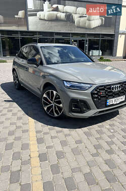 Внедорожник / Кроссовер Audi SQ5 2021 в 