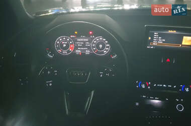 Внедорожник / Кроссовер Audi SQ5 2018 в 
