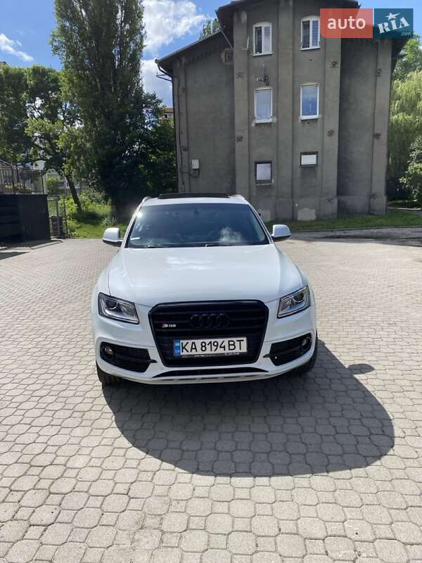 Внедорожник / Кроссовер Audi SQ5 2014 в 