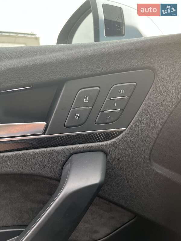 Внедорожник / Кроссовер Audi SQ5 2017 в Киеве фото 35 Внедорожник / Кроссовер Audi SQ5 2017 в Киеве