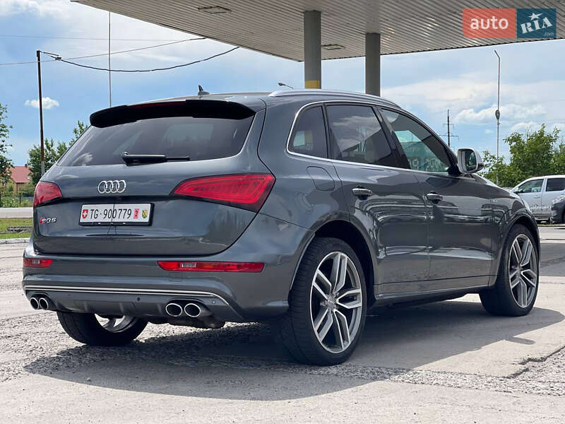 Внедорожник / Кроссовер Audi SQ5 2016 в Ужгороде