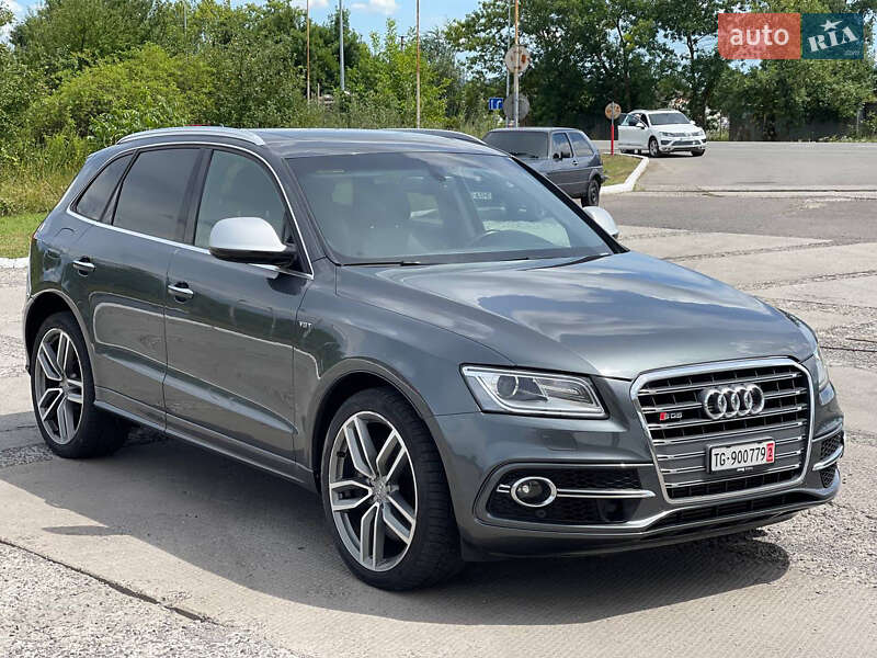 Внедорожник / Кроссовер Audi SQ5 2016 в Ужгороде