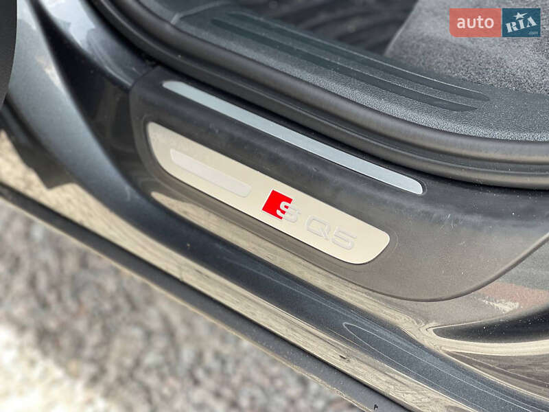 Внедорожник / Кроссовер Audi SQ5 2016 в Ужгороде