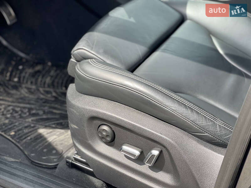 Внедорожник / Кроссовер Audi SQ5 2016 в Ужгороде