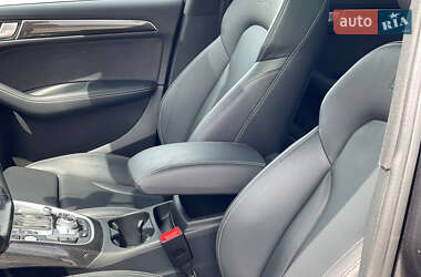 Внедорожник / Кроссовер Audi SQ5 2016 в 