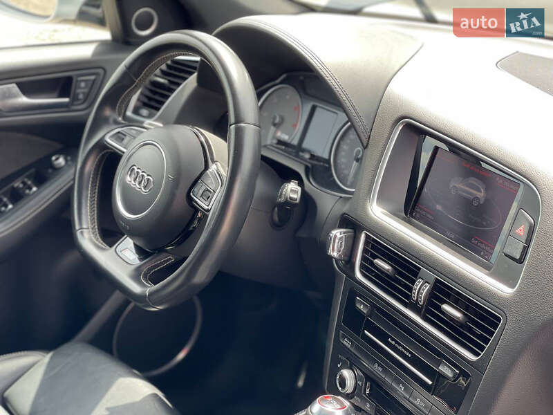 Внедорожник / Кроссовер Audi SQ5 2016 в Ужгороде