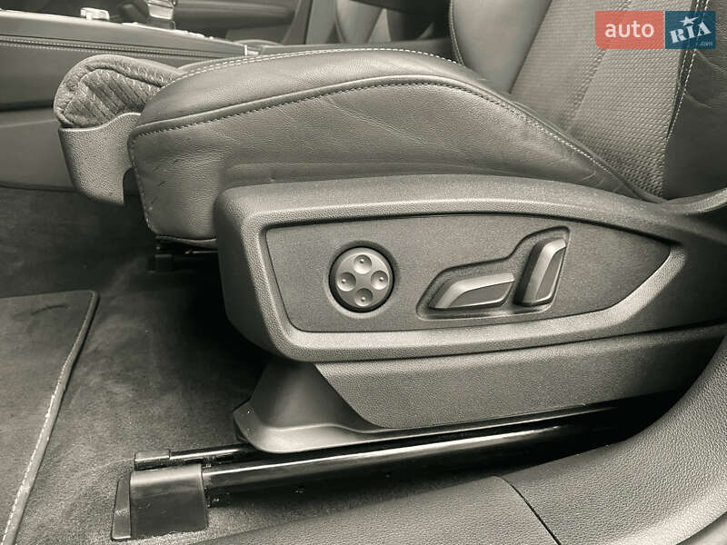 Внедорожник / Кроссовер Audi SQ5 2019 в Киеве