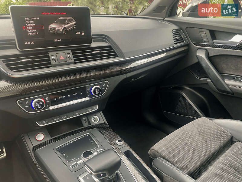 Внедорожник / Кроссовер Audi SQ5 2019 в Киеве