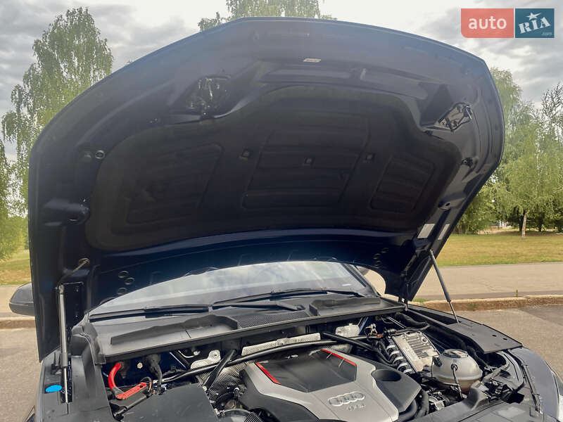 Внедорожник / Кроссовер Audi SQ5 2019 в Киеве