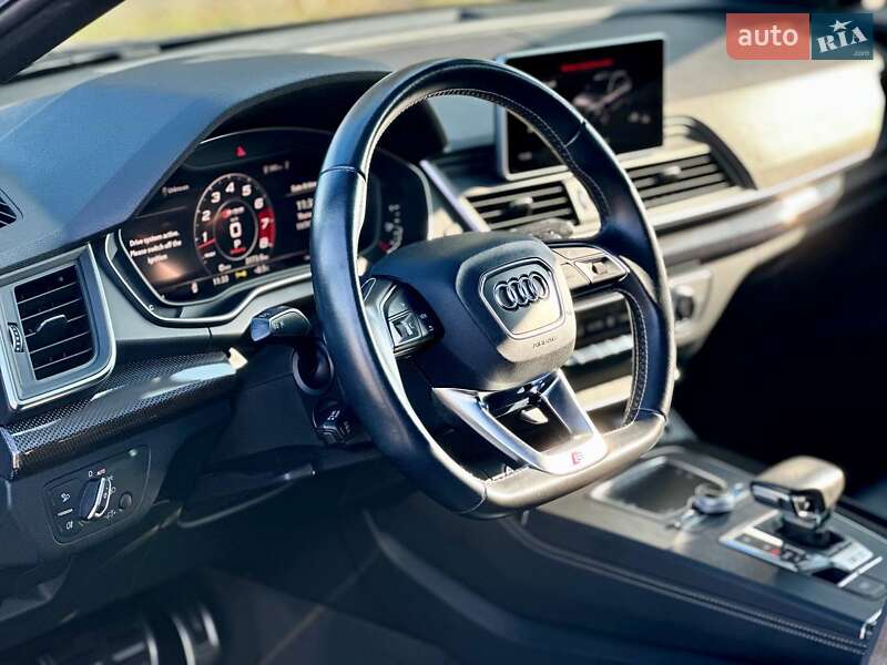 Внедорожник / Кроссовер Audi SQ5 2019 в Киеве