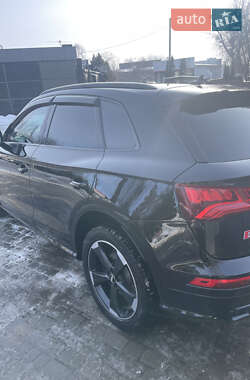 Внедорожник / Кроссовер Audi SQ5 2019 в 