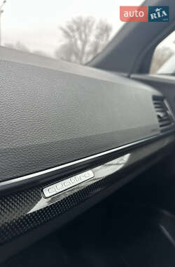 Внедорожник / Кроссовер Audi SQ5 2022 в 