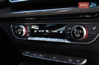 Внедорожник / Кроссовер Audi SQ5 2020 в 