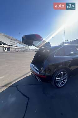 Внедорожник / Кроссовер Audi SQ5 2013 в 