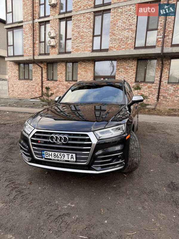 Позашляховик / Кросовер Audi SQ5 2018 в 