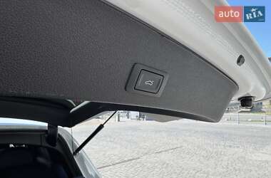 Позашляховик / Кросовер Audi SQ5 2016 в 