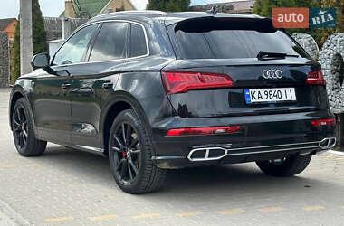 Внедорожник / Кроссовер Audi SQ5 2017 в 