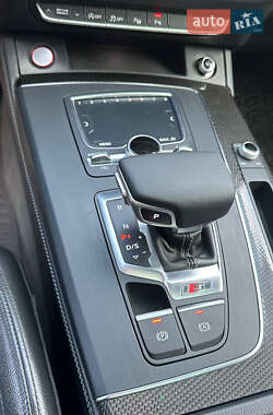 Внедорожник / Кроссовер Audi SQ5 2017 в 