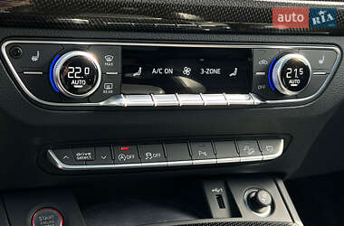 Позашляховик / Кросовер Audi SQ5 2022 в 