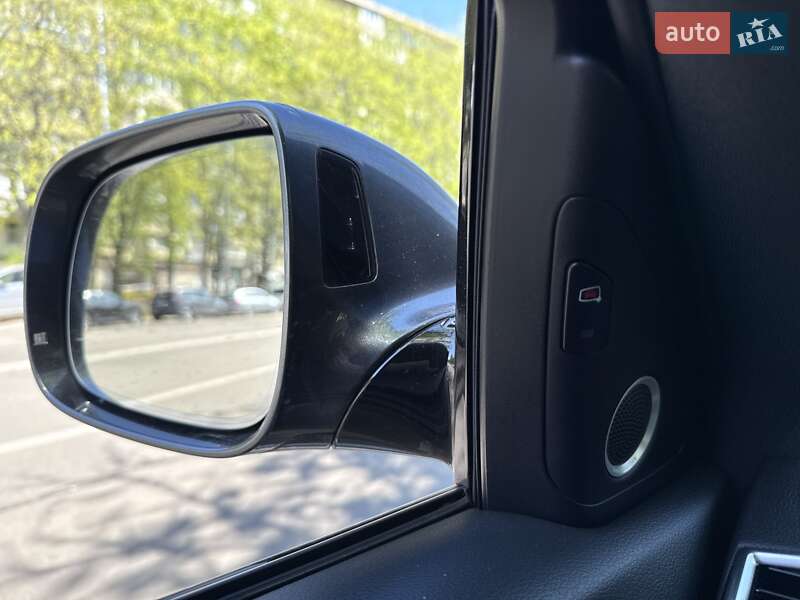 Внедорожник / Кроссовер Audi SQ5 2015 в Киеве