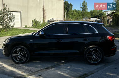 Позашляховик / Кросовер Audi SQ5 2018 в 