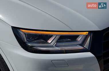 Внедорожник / Кроссовер Audi SQ5 2019 в 