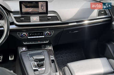 Внедорожник / Кроссовер Audi SQ5 2018 в 