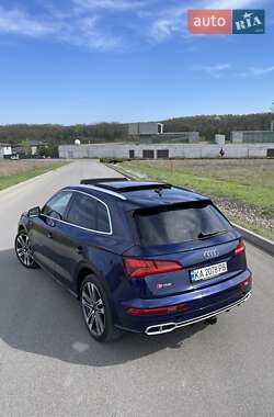 Внедорожник / Кроссовер Audi SQ5 2017 в 