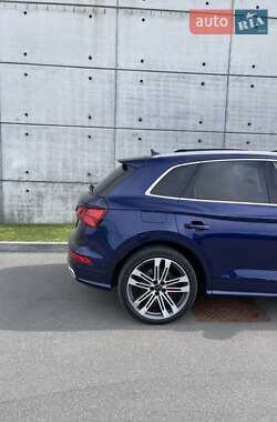 Внедорожник / Кроссовер Audi SQ5 2017 в 