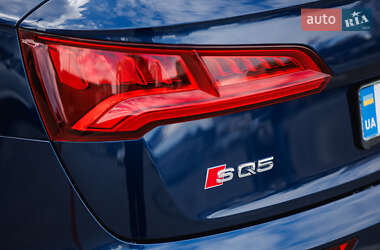 Внедорожник / Кроссовер Audi SQ5 2018 в 