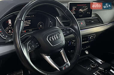 Позашляховик / Кросовер Audi SQ5 2018 в 