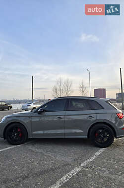 Внедорожник / Кроссовер Audi SQ5 2019 в 