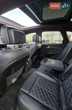 Внедорожник / Кроссовер Audi SQ5 2019 в 