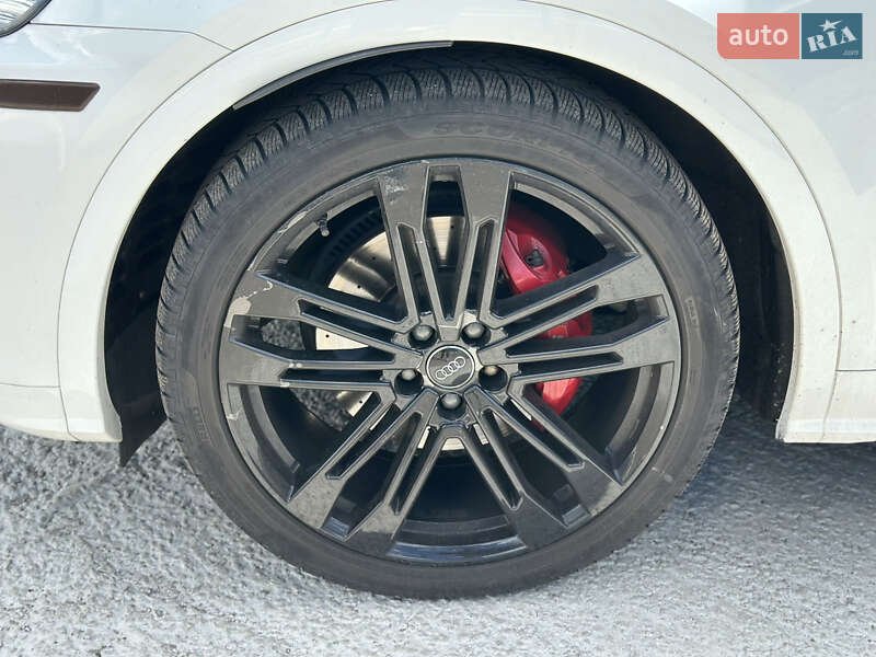 Внедорожник / Кроссовер Audi SQ5 2018 в Киеве