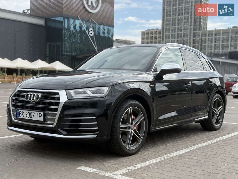 Внедорожник / Кроссовер Audi SQ5 2018 в 