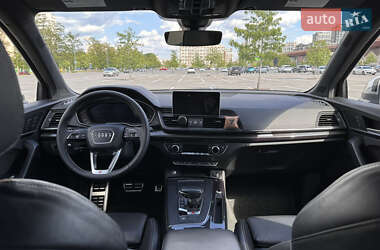 Внедорожник / Кроссовер Audi SQ5 2017 в 