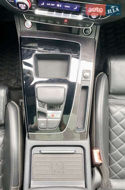Позашляховик / Кросовер Audi SQ5 2023 в 