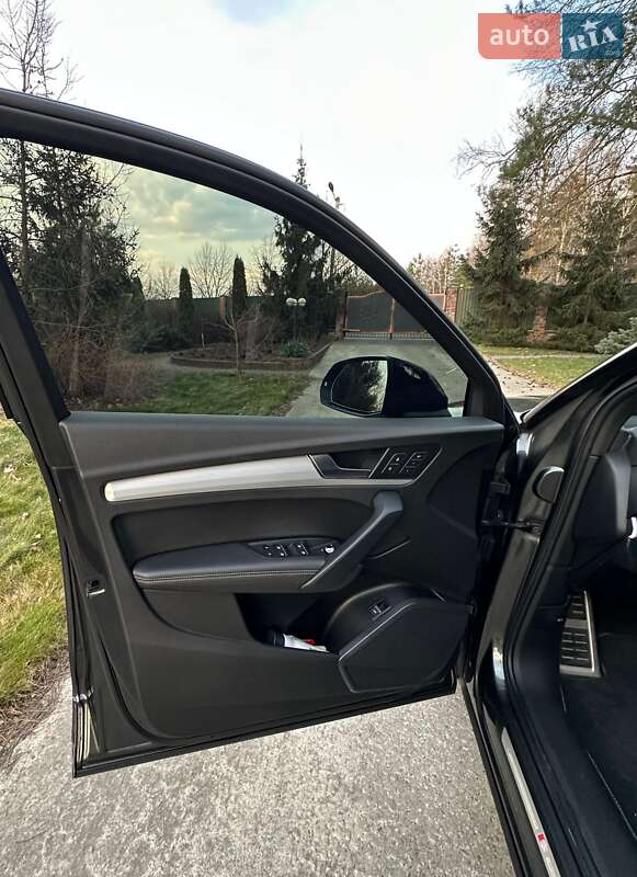 Внедорожник / Кроссовер Audi SQ5 2020 в Киеве