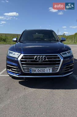 Внедорожник / Кроссовер Audi SQ5 2017 в 
