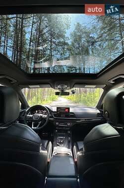 Внедорожник / Кроссовер Audi SQ5 2017 в 