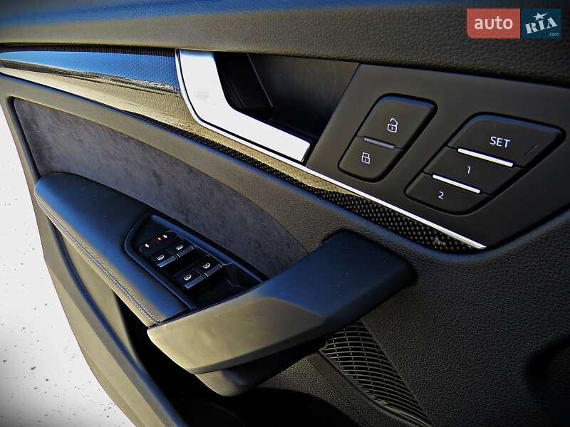 Внедорожник / Кроссовер Audi SQ5 2018 в Черкассах