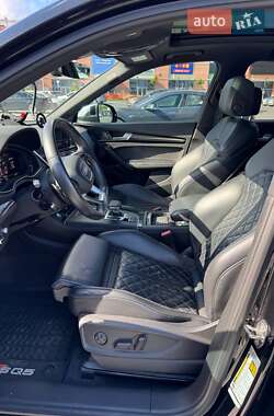 Внедорожник / Кроссовер Audi SQ5 2017 в 